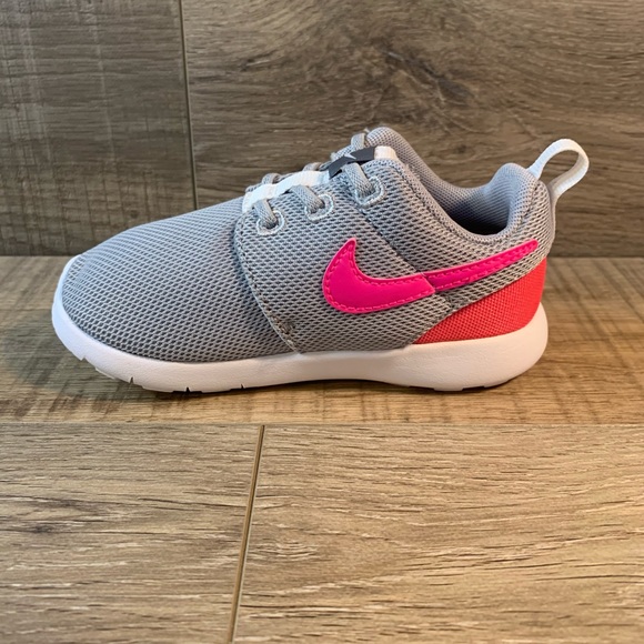 Nike Roshe One Toddler Shoes Hyper Pink Wolf Grey - Picture 3 of 6